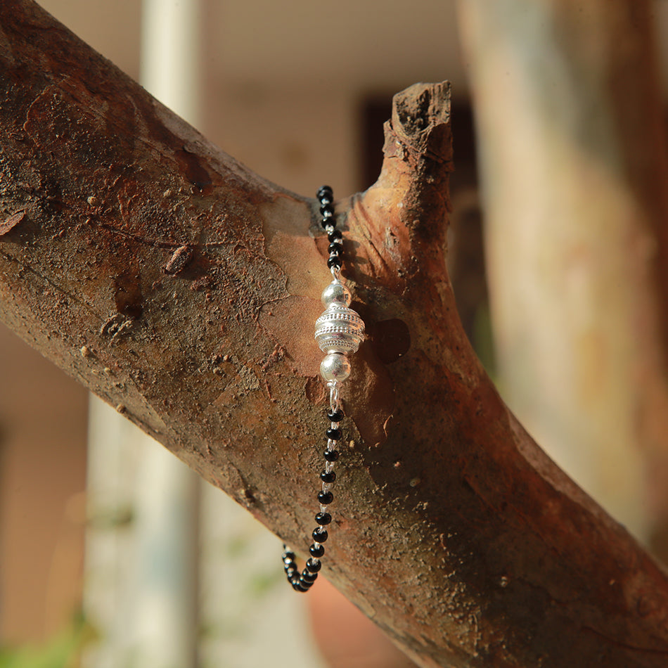 17 Best Mangalsutra bracelet ideas | mangalsutra bracelet, black beaded  jewelry, gold mangalsutra designs